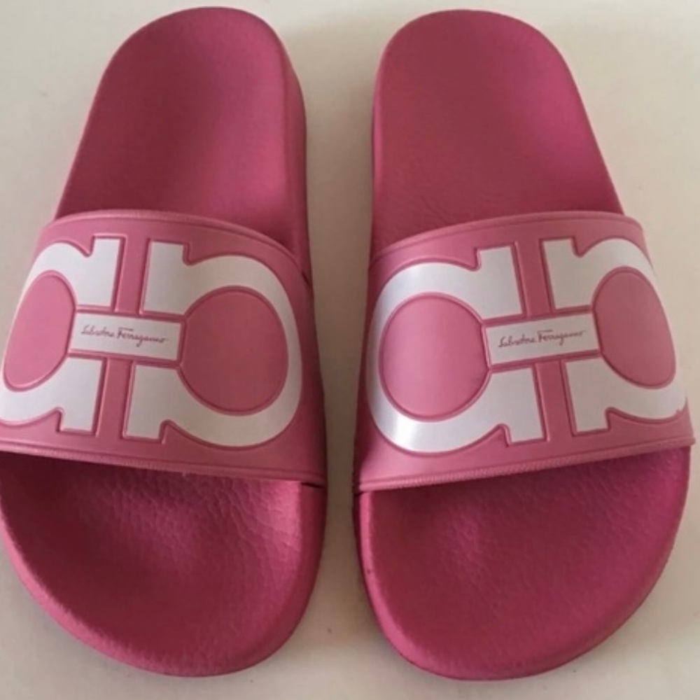Slides lightly used size 7